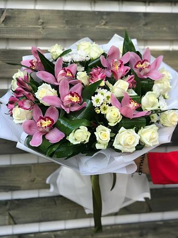 Букет цветов из: Розы и Хризантемы в Туринская Слобода