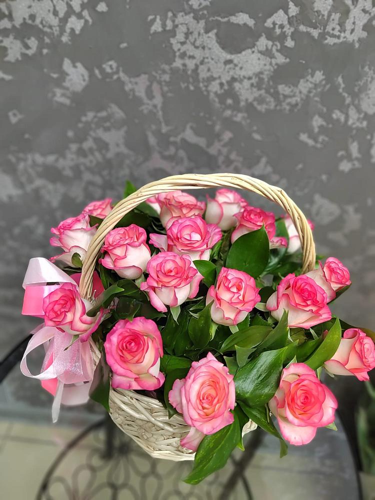 Цветочная композиция из Розы в корзине в Туринская Слобода
