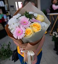 Букет цветов из:  Герберы, Розы и Хризантемы в Туринская Слобода