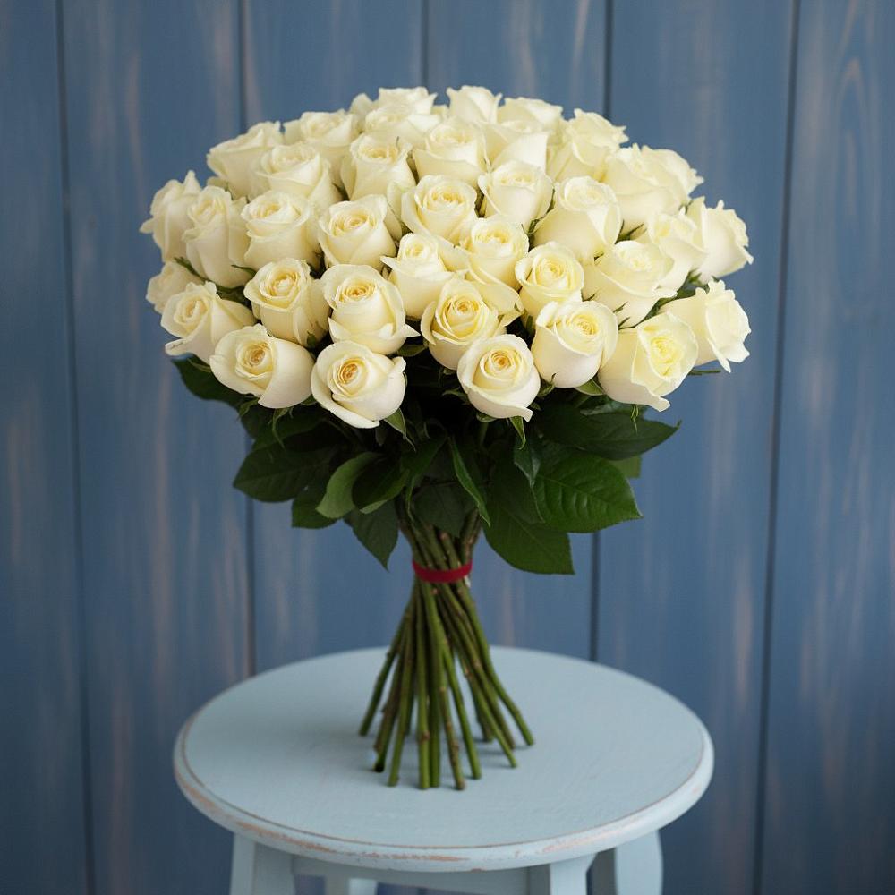 Букет 51 Белая роза Эдлесс Лав в Туринская Слобода