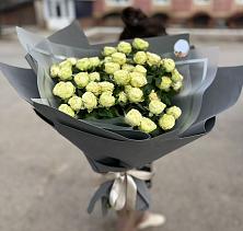 Букет Белые кустовые розы Солинеро в Туринская Слобода
