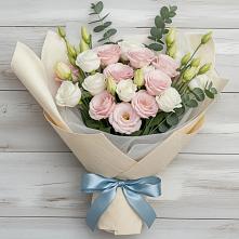 Букет цветов из:  Лизиантусы в Туринская Слобода