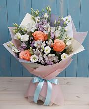 Букет цветов из:  Лизиантусы, Розы, Альстромерии и Гипсофила в Туринская Слобода