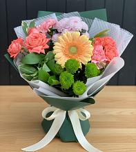 Букет цветов из:  Гвоздики, Розы, Герберы и Хризантемы в Туринская Слобода