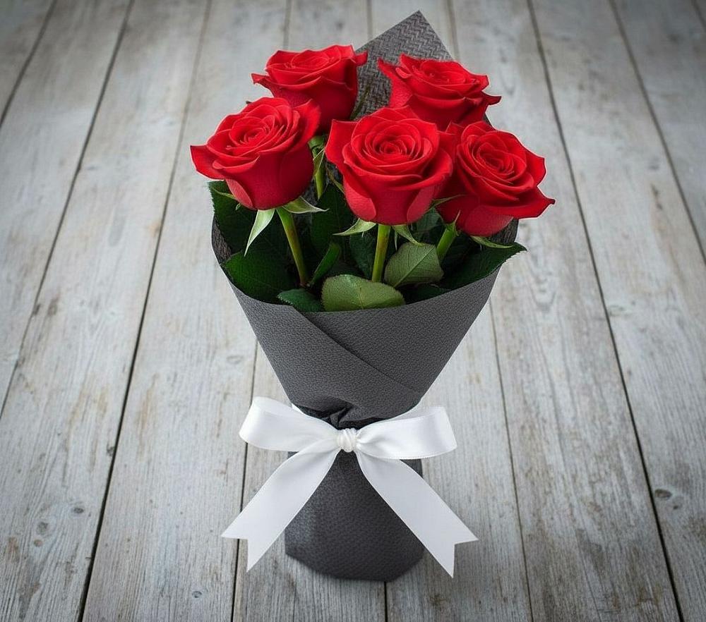 Букет 5 Красных роз Эдлесс Лав в Туринская Слобода