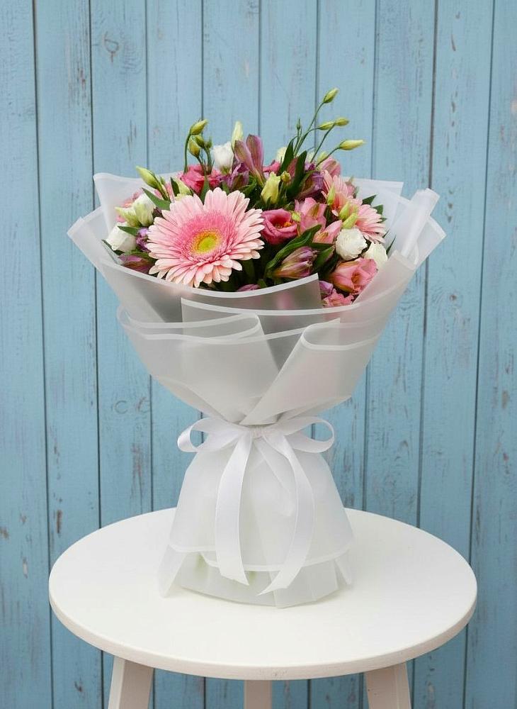 Букет цветов из: Герберы, Альстромерии и Лизиантусы в Туринская Слобода