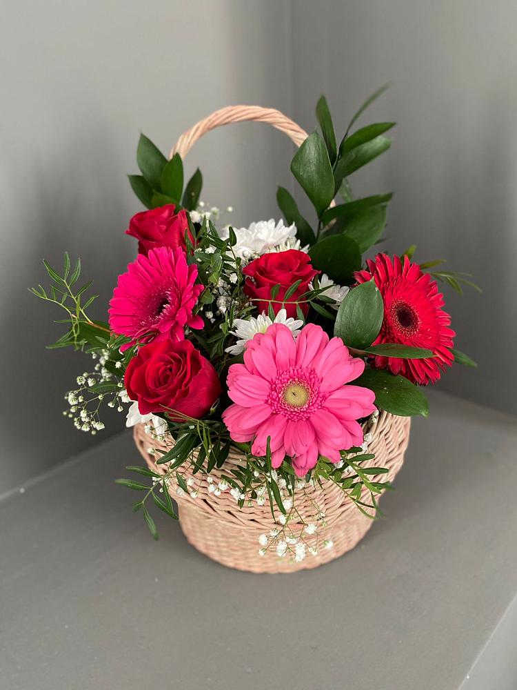 Цветочная композиция из Розы, Хризантемы и Герберы в корзине в Туринская Слобода