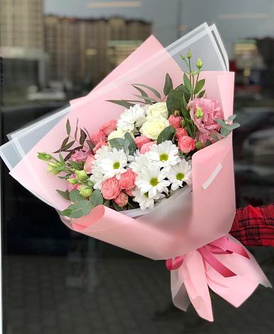 Букет цветов из: Розы, Лизиантусы и Хризантемы в Туринская Слобода