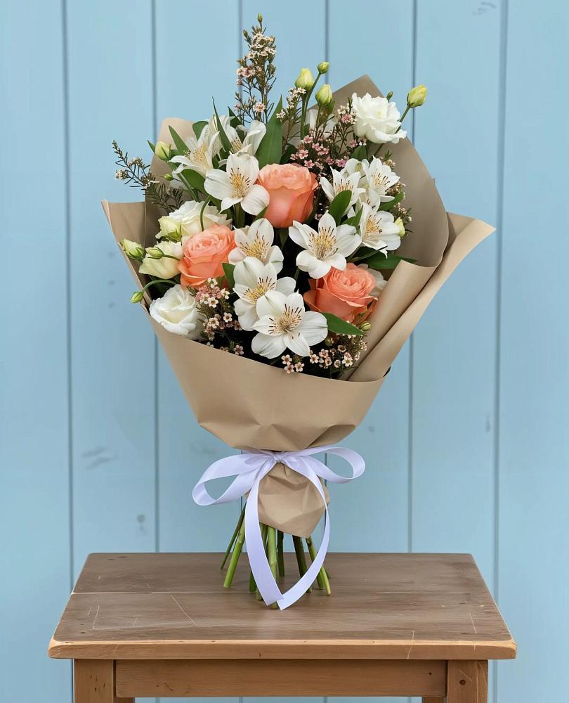 Букет цветов из: Альстромерии, Лизиантусы, Розы и Хризантемы в Туринская Слобода